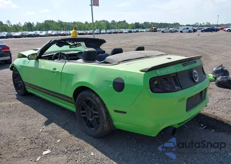 2013 Ford Mustang V6 Premium из США, поврежденный, VIN 1ZVBP8EM8D5223374